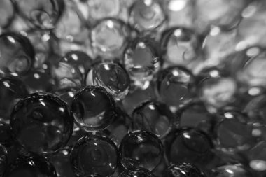 Mor küçük glash topları küre yansımaları