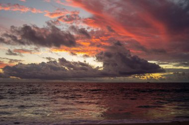 Avustralya Perth gün batımında bir Plaj güzel renkler
