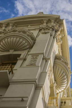 Yukarı bakan bir binanın dettail