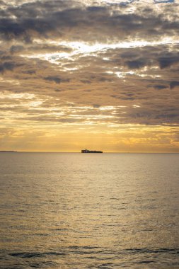 Günbatımı manzara plaj