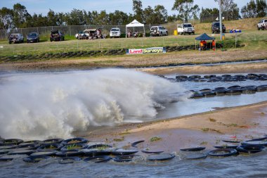 Sürat teknesi yüksek hız yarışı