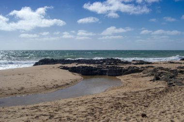 Güneşli bir günde Perth Avustralya'da bir plaj Manzara