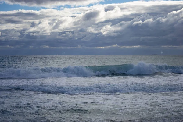 Paisaje Una Playa Perth Norte Día Ventoso Lleno Olas Agua — Foto de Stock