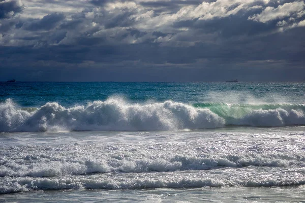 Paisaje Una Playa Perth Norte Día Ventoso Lleno Olas Agua — Foto de Stock