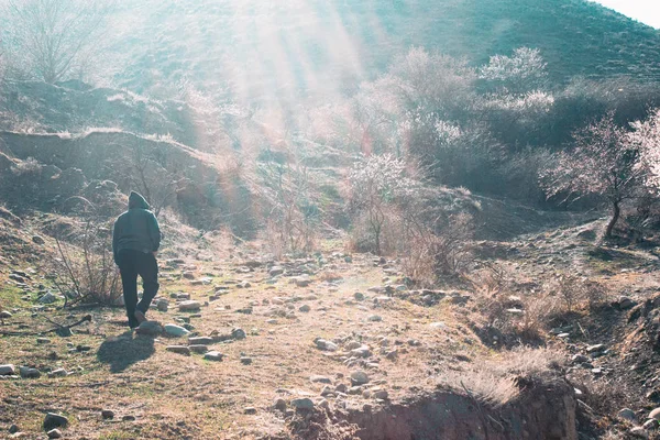 Man lifts into the mountains