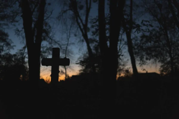 Halloween Ontwerp Achtergrond Begraafplaats Nachts Oude Spooky Begraafplaats Silhouet Van — Stockfoto