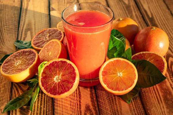 Jus Oranges Sang Rouge Avec Des Fruits Frais Sur Fond — Photo