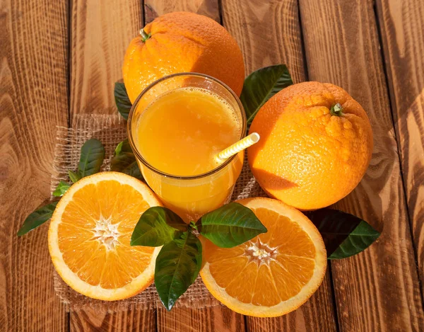 Jus Orange Aux Fruits Mûrs Composition Plein Air Lumineuse Soleil — Photo