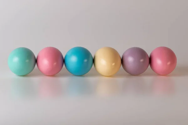 Boyalı Paskalya Yumurta Düz Çizgi Gri Arka Plan — Stok fotoğraf