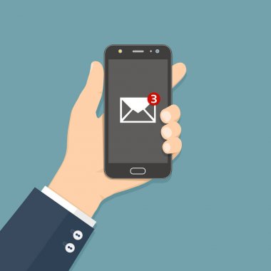 Flash Design tarzı el ekranda e-posta uygulaması ile akıllı telefon tutarak