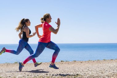 İki Runners Sprint Outdoors