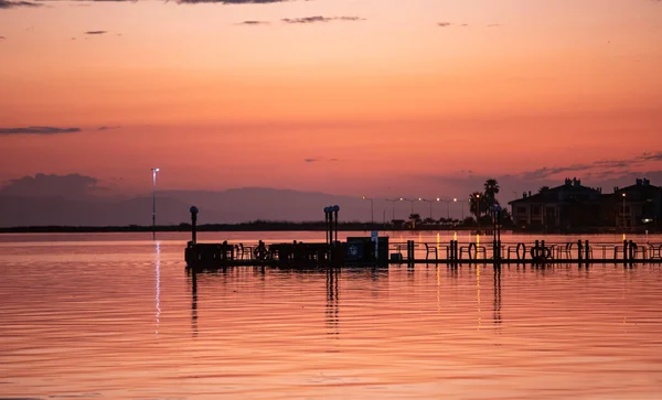 Izmir Karsiyaka Рибалки Порту Пірс — стокове фото