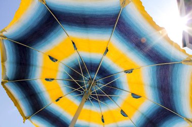 İtalya, yaz, plaj, güneş, deniz, ısı, güneş ışınları, şemsiye. Sihirli ülke, İtalya