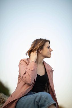 Harika bir kız ile sokak fotoğraf çekimleri. Moskova büyük Ocak, kırbaçlanan Kolomenskoye'fotoğraf çekimi.