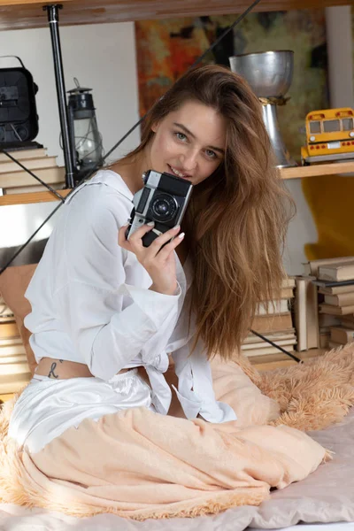 Moscow Photoshoot Studio Charming Girl Photoshoot Light Dressing Gown White — Stock Photo, Image