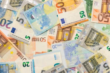 Euro banknot farklı mezheplerin kökenli. Masaüstünüze parlak ekran koruyucu