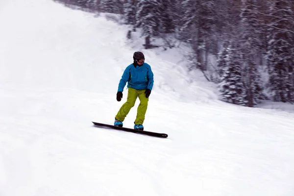 Rusko Sheregesh 2018 Profesionální Snowboardista Světlé Sportovní Oblečení Oblečení Sjezdové — Stock fotografie