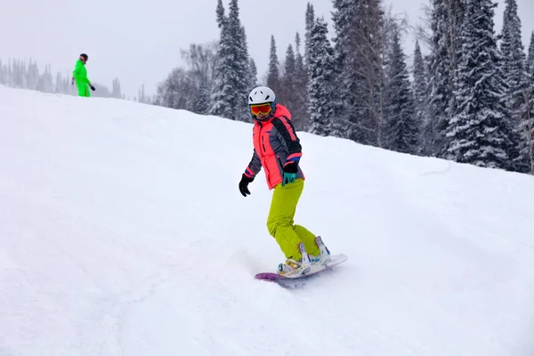 Ρωσία Sheregesh 2018 Επαγγελματίας Snowboarder Φωτεινό Αθλητικά Είδη Και Στολή — Φωτογραφία Αρχείου