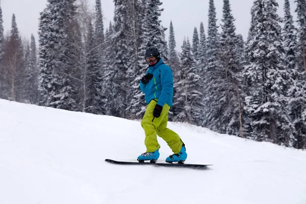 Ρωσία Sheregesh 2018 Επαγγελματίας Snowboarder Φωτεινό Αθλητικά Είδη Και Στολή — Φωτογραφία Αρχείου