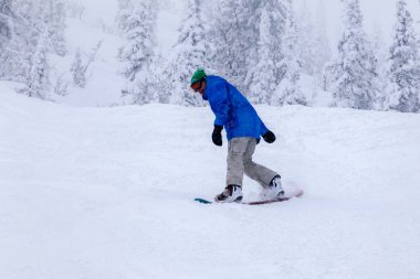 Rusya, Sheregesh 2018.11.18 profesyonel adam snowboard bri içinde