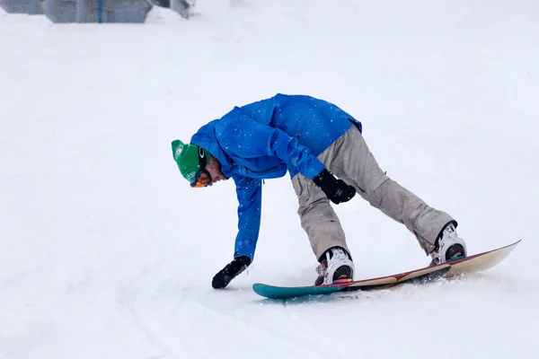 Rusya Sheregesh 2018 Profesyonel Adam Snowboard Parlak Spor Giyim Yokuş — Stok fotoğraf