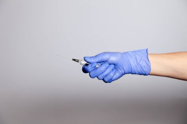 Kapalı el lastik lateks ilaç mor eldiven trans tutuyor