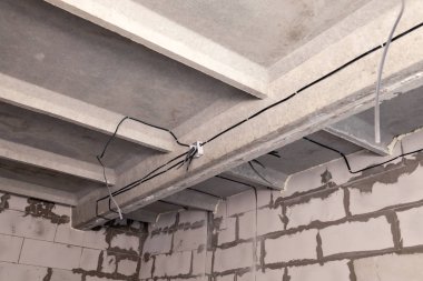 Ev veya apartman dairesinde profesyonel elektrik tesisatı