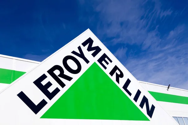 Rusya Kemerovo 2019-04-02 Leroy Merlin marka tabelasına karşı mavi 