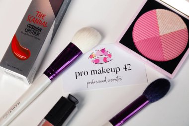 Rusya Kemerovo 2019-04-15 Closeup profesyonel kozmetik