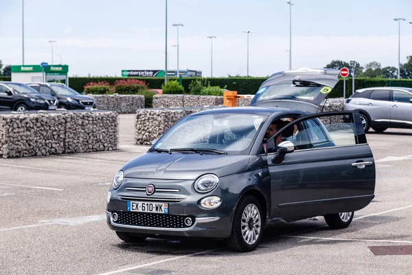 France Lyon 2019-06-18 Küçük araba efsanesi Koyu mavi İtalya