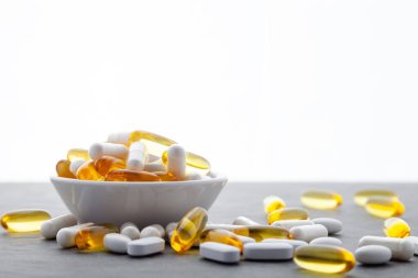 Çeşitli ilaçlar, vitaminler, haplar, Dr.