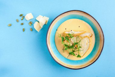 Lezzetli peynir çorbası, kremalı çorba püresi.