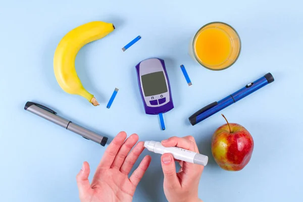 Plumas Insulina Para Diabetes Con Plátano Manzana — Foto de Stock