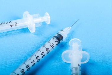 İnsülin düzeyi kan şekeri ölçmek için enjekte için şırınga