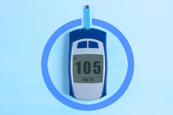 糖尿病 青色の背景に血糖値計 世界糖尿病デー糖尿病の概念11 — ストック写真
