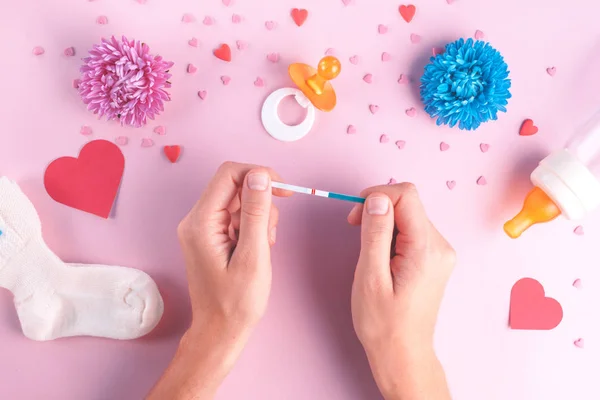 Young Woman Holding Positive Pregnancy Test Pregnancy Concept Happiness Planning — Stock Photo, Image