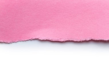 Bir yırtık pembe kağıt parçası. Kağıt şeritler metin veya ileti için unutmayın. Hurda kağıt