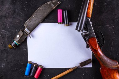 Kartuşları kopya alan arka plan ile. Avcılık kavramı.