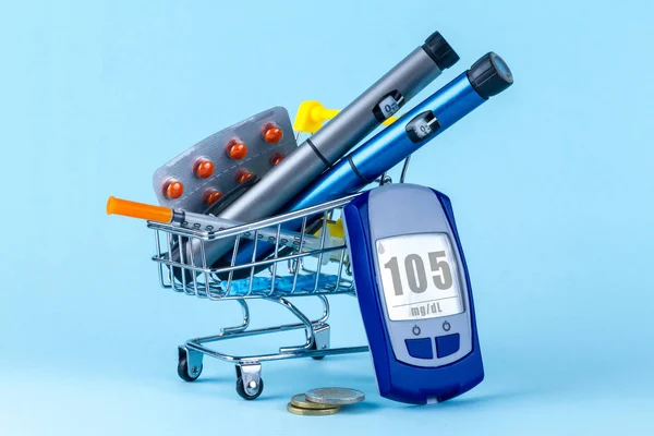 Koncept Diabetes Cukrovka Diabetická Zásoby Obchodě Vozík Modrém Pozadí — Stock fotografie