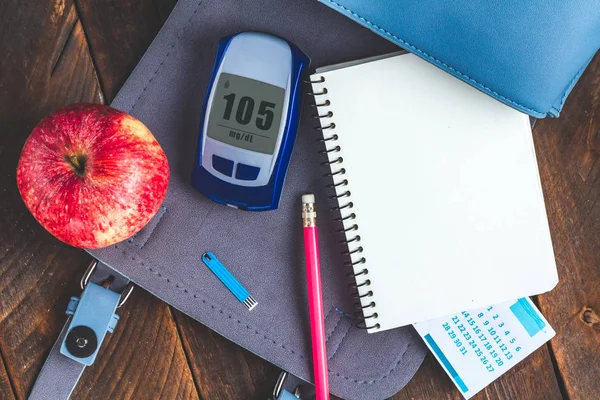 Diabetes Concept Controle Diabetes Monitor Glucosewaarden Zelfbeheersing Schrijven Van Bloed — Stockfoto