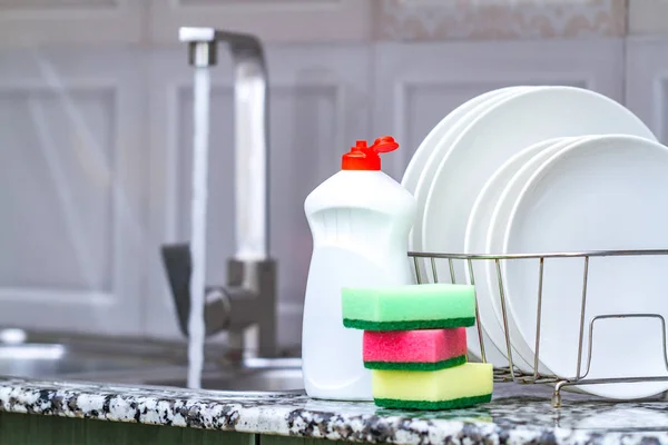 Different Clean Plates Dish Drying Rack Dish Sponges Dishwashing Detergent — Stock Photo, Image