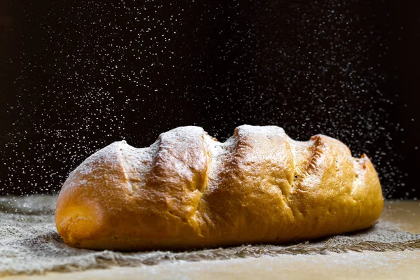 Pão Comprido Padaria Mesa Produtos Padaria Pão Centeio Farinha Trigo — Fotografia de Stock