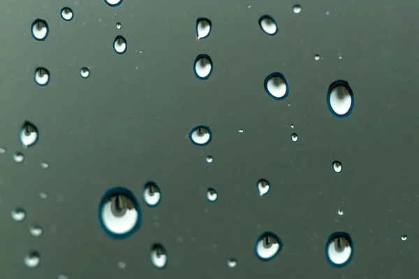 Regentropfen Tropfen Auf Glas Bei Regnerischem Feuchtem Wetter — Stockfoto