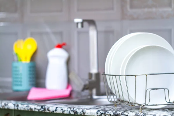 Different Clean Plates Dish Drying Rack Dish Sponges Dishwashing Detergent — Stock Photo, Image