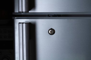 Metal buzdolabı kapı kilidi ile. Gıda Depolama ve donma