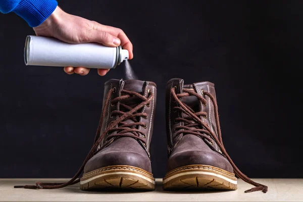 Botas Limpiadoras Eliminación Olores Con Spray Botas Sucias Con Olor — Foto de Stock