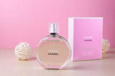 Batum, Gürcistan - 8 Şubat 2019. Ünlü marka parfüm Chanel 