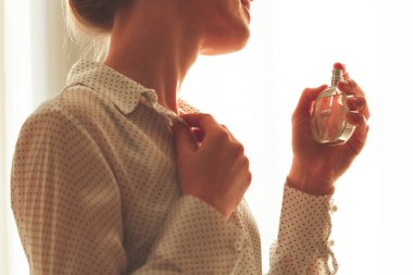 Batum, Gürcistan - 8 Şubat 2019. Bir bluz sp şık kadın