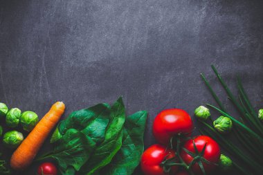 Taze sağlıklı yemekler pişirmek için olgun sebzeler. Temiz dengeli gıda ve sağlıklı yaşam tarzı. Diyet ve beslenme kavramı. Kopyalama alanı 