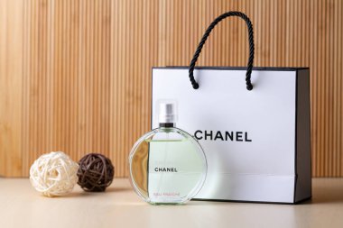 Batum, Gürcistan - 8 Şubat 2019. Ünlü marka parfüm Chanel 